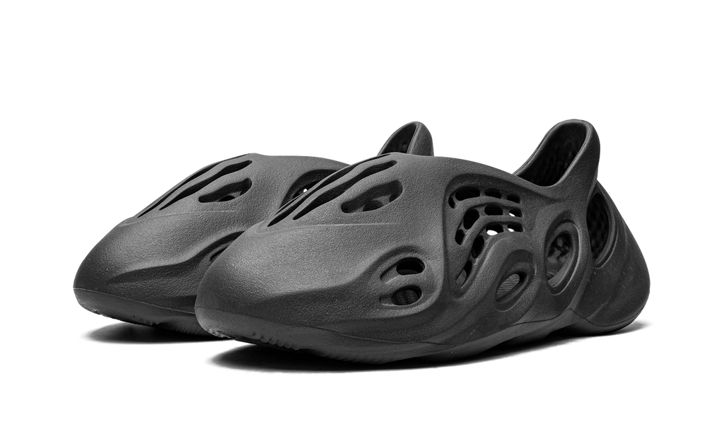 YEEZY FOAM RUNNER
"ONYX"